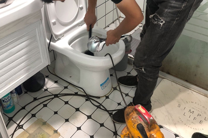 辉南疏通下水道