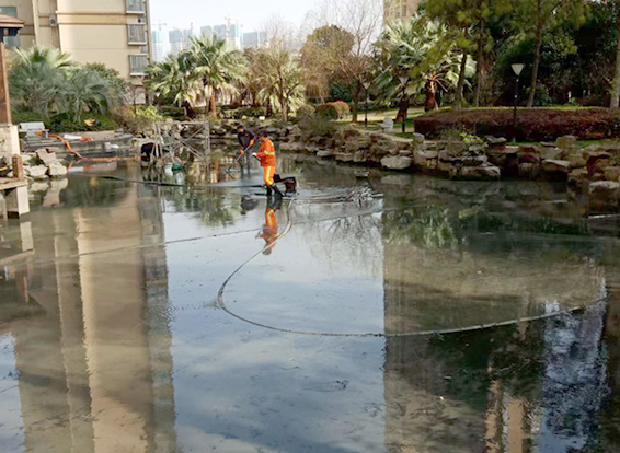 辉南景观池淤泥清理